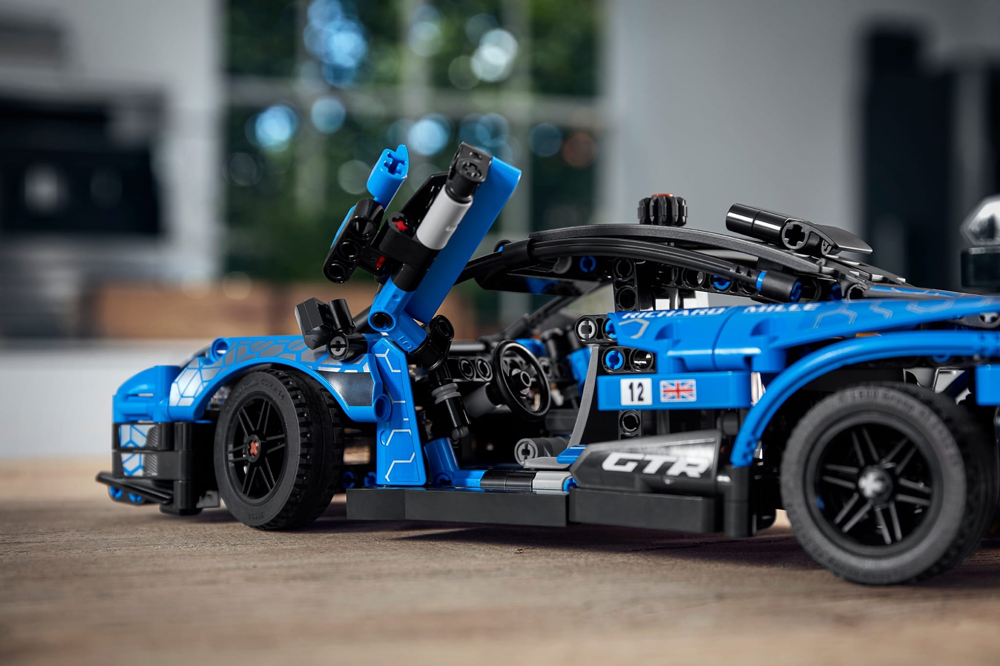 LEGO McLaren Senna GTR annunciato il nuovo set LEGO Technic 42123