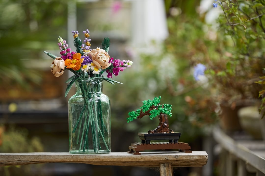 LEGO Bonsai e Flower bouquet, annunciati ufficialmente i set della Botanical Collection