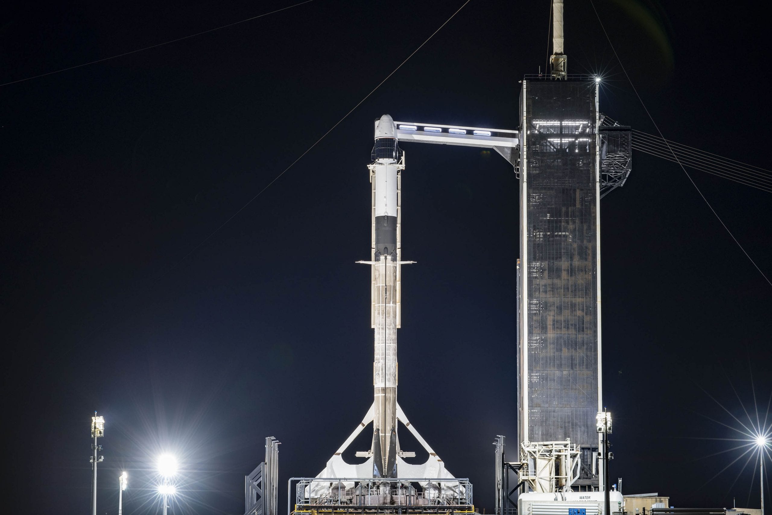 CRS-21: causa maltempo il lancio della Dragon è rimandato a domani