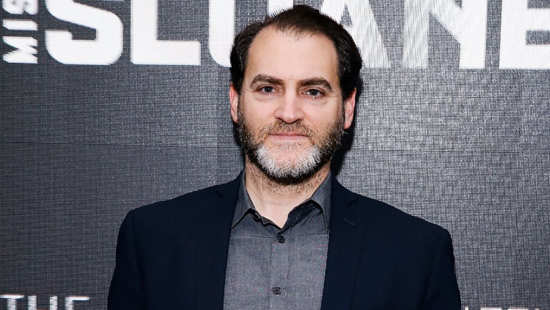 Dopesick: Michael Stuhlbarg con Michael Keaton nella miniserie Hulu