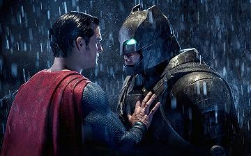 Batman v Superman: la MPAA voleva classificarlo vietato ai minori a causa delle scene di combattimento