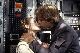 Star Wars: il bacio di Han Solo e Leila colpisce ancora