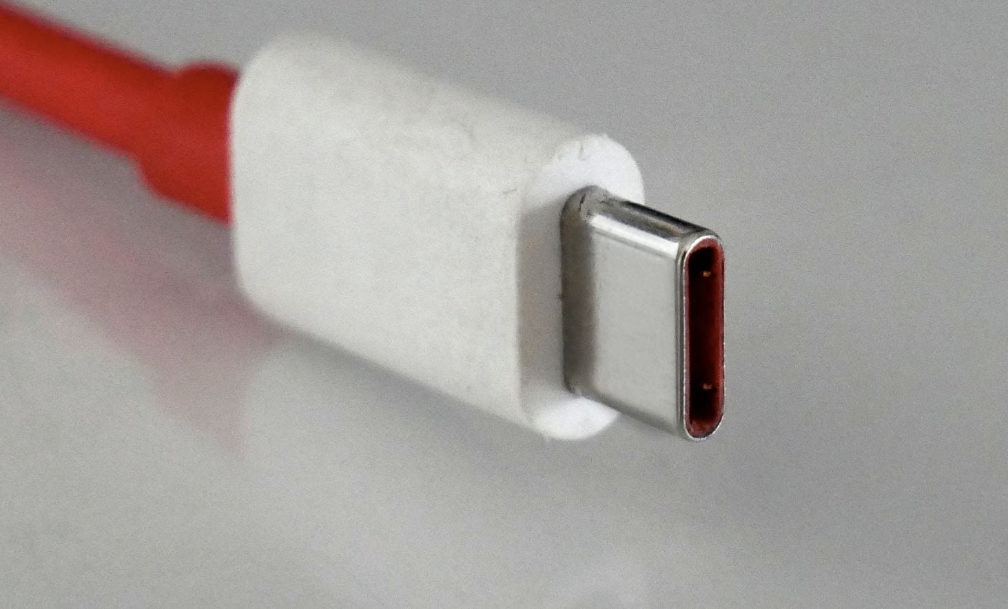 Huawei: niente caricabatteria nella confezione, come iPhone 12?