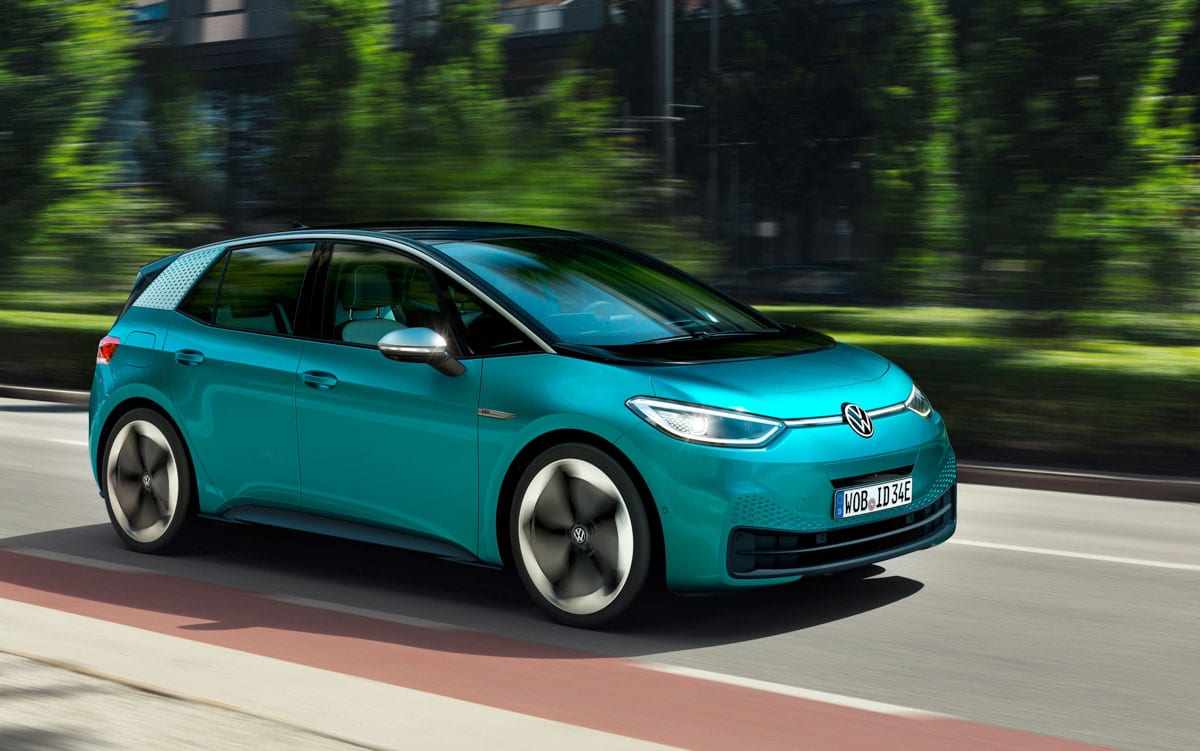 Volkswagen inizia a vendere le auto online, come Tesla. Per ora solo in Germania