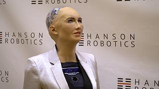 Sophia, l’androide concepito per l’assistenza umana, verso la produzione di massa