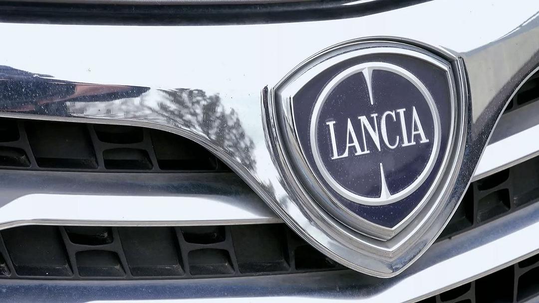 Lancia Ypsilon: nel 2024 la nuova utilitaria elettrica e disegnata da Jean-Pierre Ploue