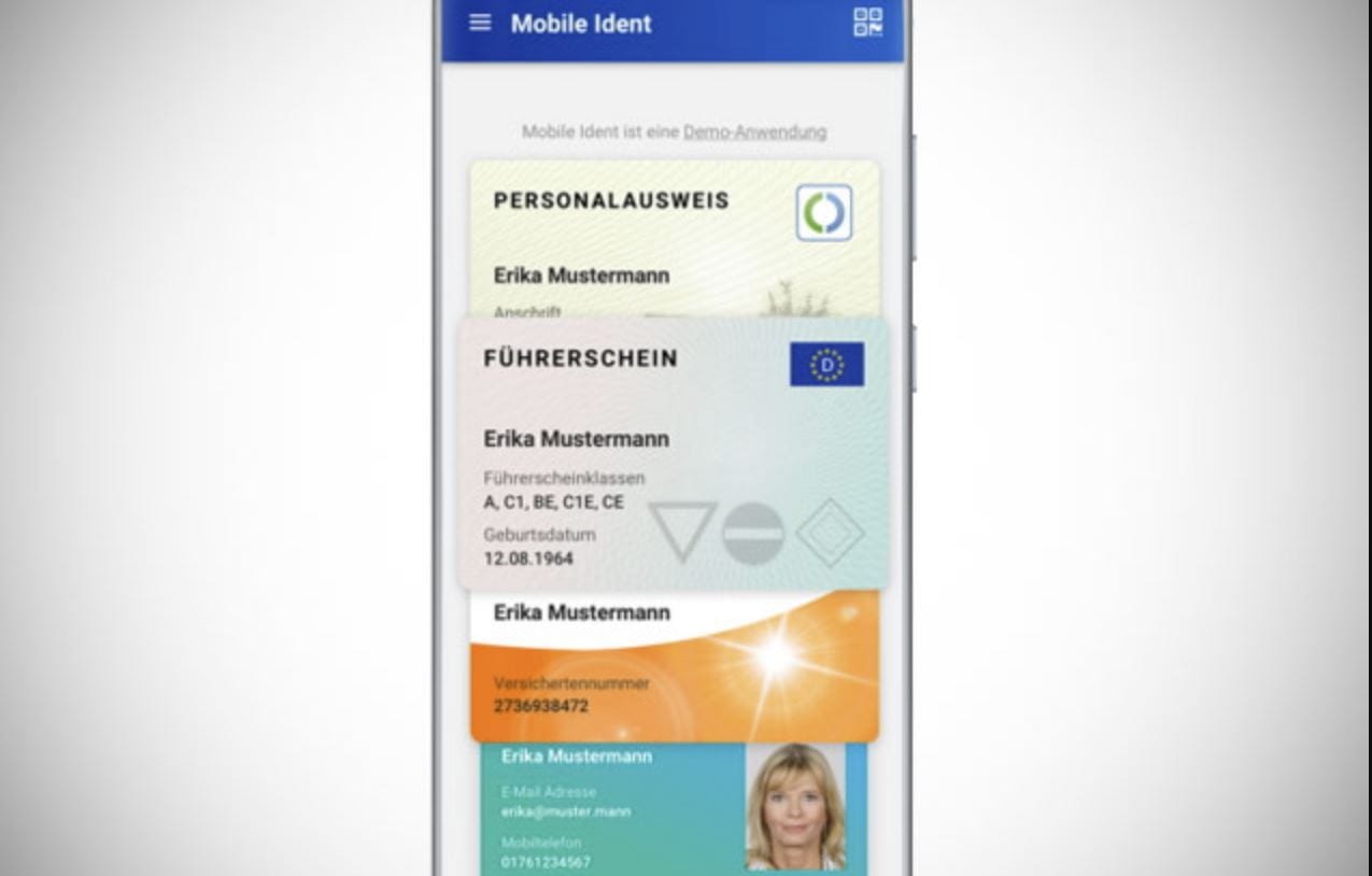 Germania, la carta d’identità si carica sullo smartphone