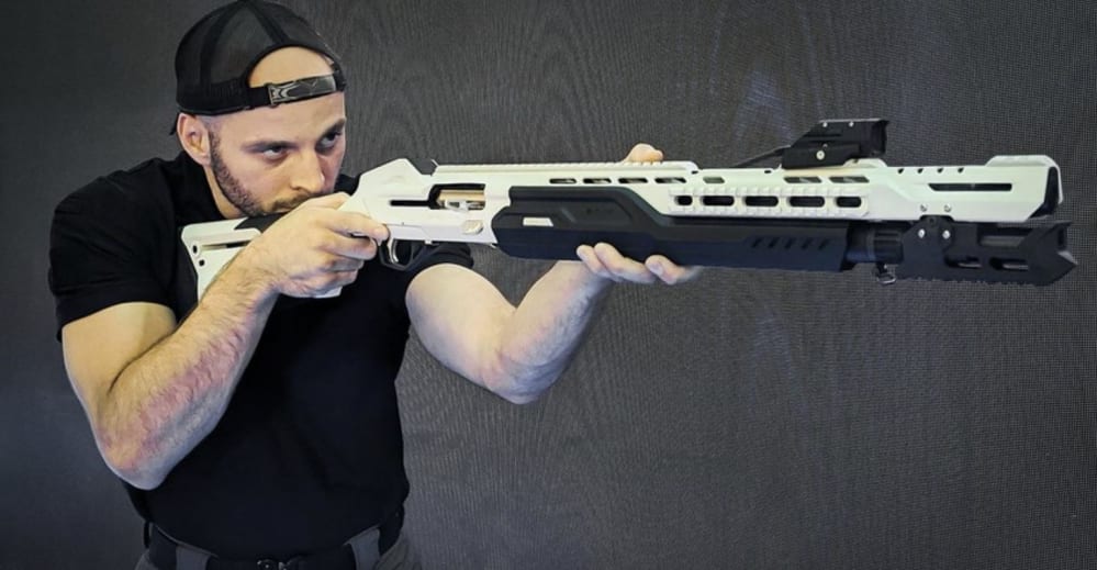 Kalashnikov ha presentato un fucile a pompa 'smart' progettato per la Gen-Z