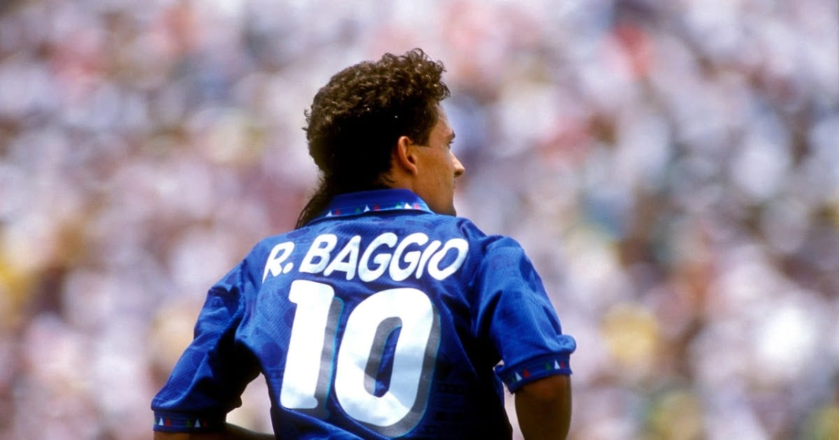 Roberto Baggio: il poster del film Netflix sul campione italiano