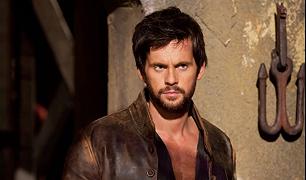 The Woman In The House: Tom Riley nel cast della serie Netflix