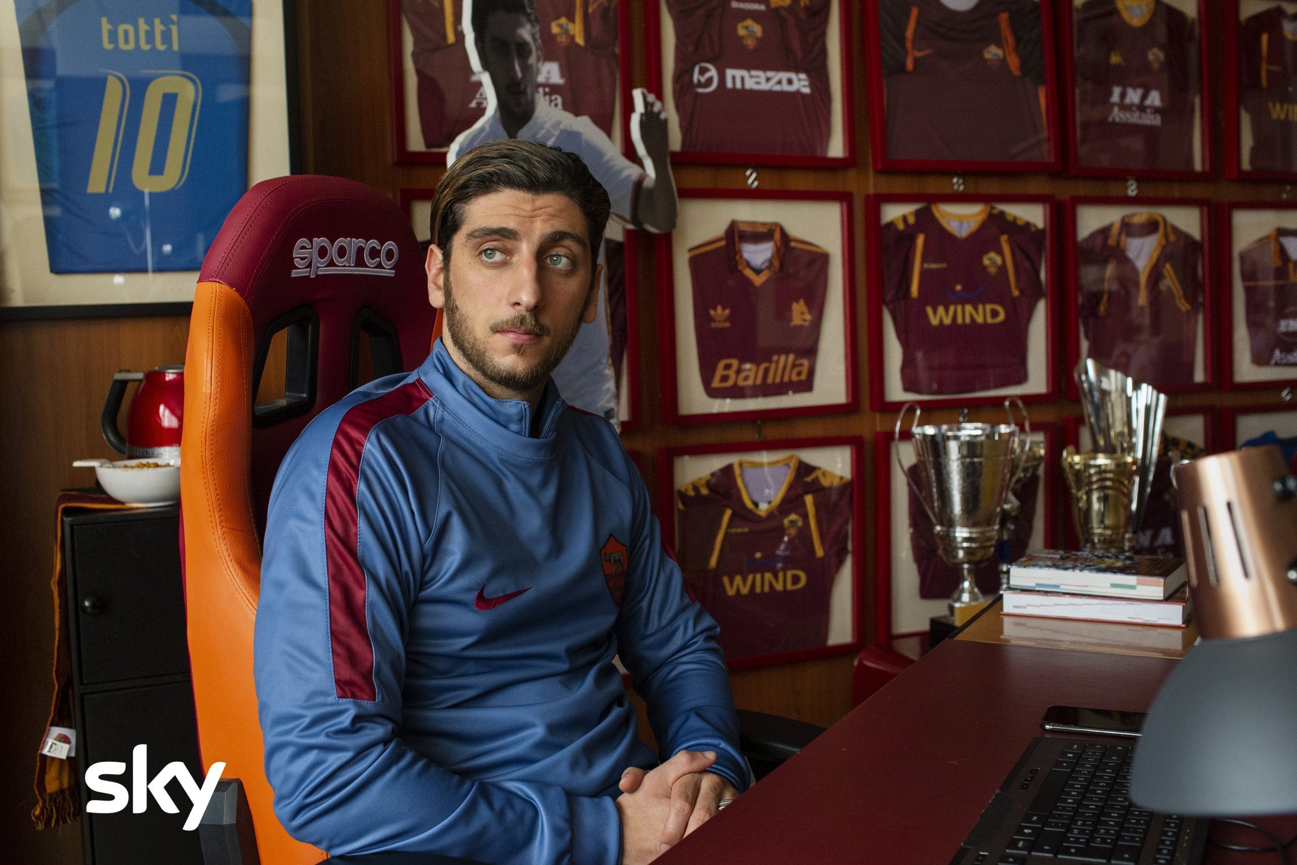 Speravo de morì prima, la recensione dei primi tre episodi della serie Sky su Francesco Totti