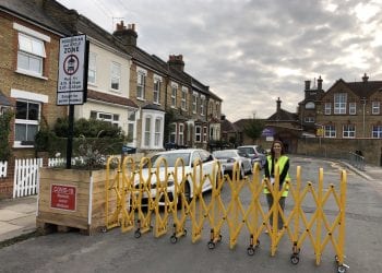 Ambiente, l'esperimento di Londra: strade davanti alle scuole chiuse, crollano le emissioni di NO2