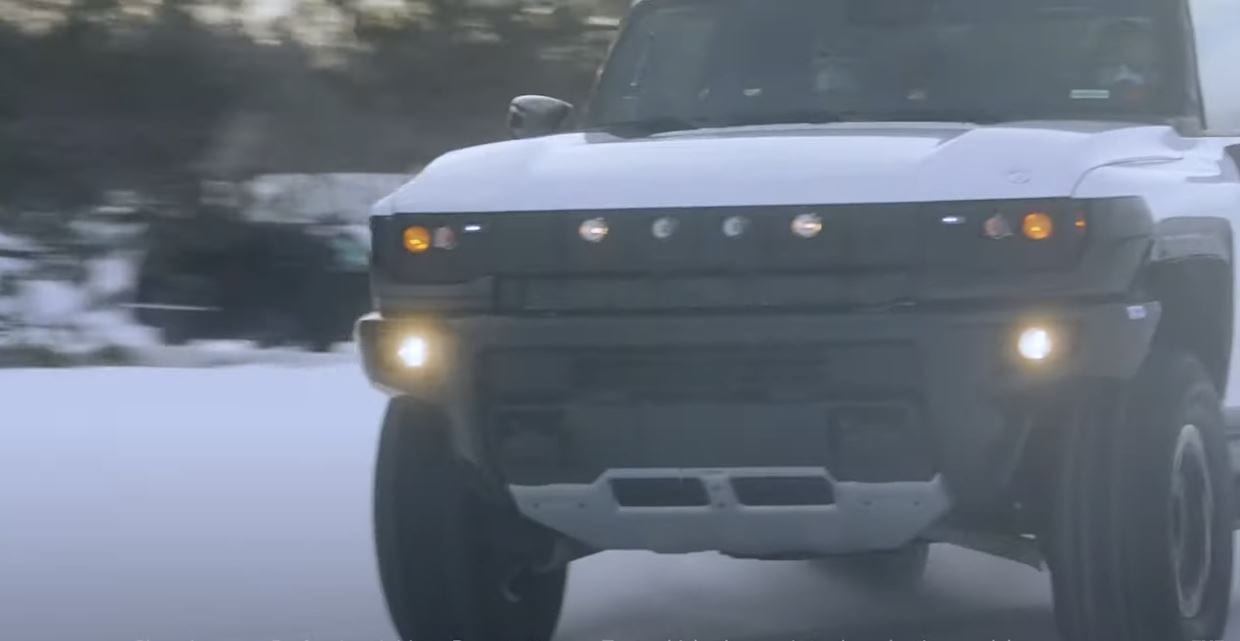 Hummer: il pickup elettrico alla prova della neve, il SUV arriva il 3 Aprile