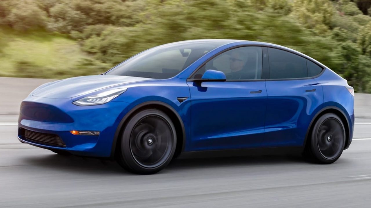 La Tesla Model Y è l’elettrica più venduta in Europa. Male per l’automotive è stato il peggiore giugno dal 1993