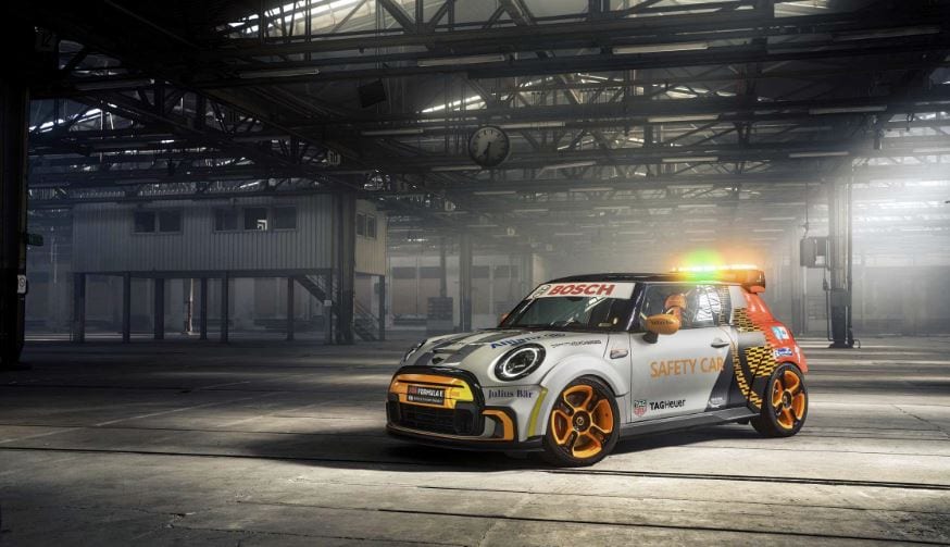 MINI Electric Pacesetter: la Safety Car ufficiale della Formula E