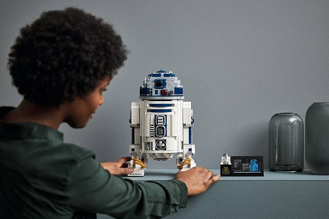 LEGO R2-D2
