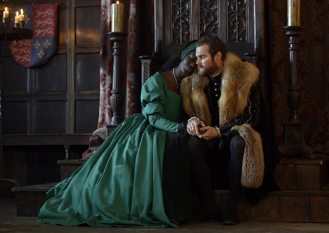 Anne Boleyn: prima foto di Jodie Turner-Smith con Enrico VIII di Mark Stanley