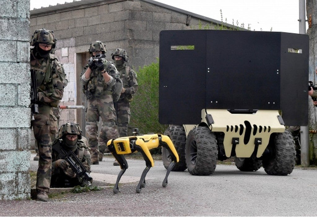 Spot, l’esercito francese collauda il cane robot