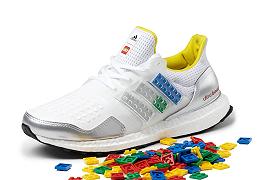 LEGO Adidas UltraBOOST: prime immagini delle sneakers personalizzabili con i LEGO [AGGIORNATO]