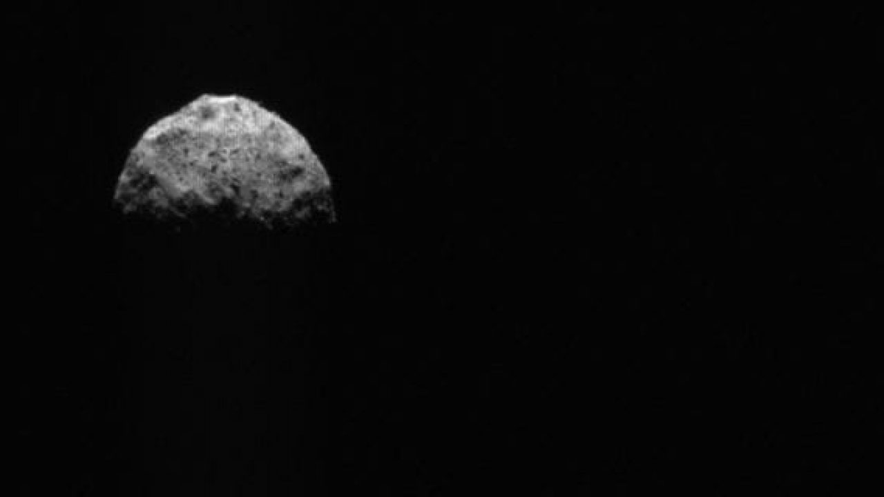 Osiris-Rex: completa il giro finale dell’asteroide Bennu