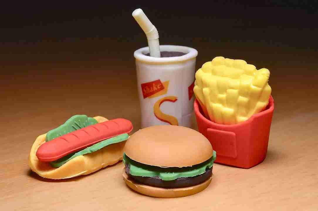 cibo di plastica (happy meal)