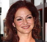 Il padre della sposa: Gloria Estefan nel cast del reboot