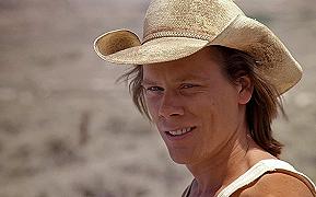 Tremors: Kevin Bacon si offre disponibile per un nuovo film