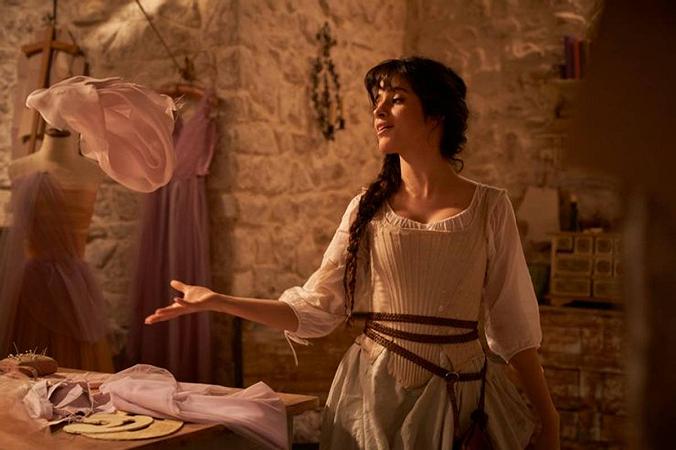 Cinderella: due nuove immagini del film con Camila Cabello