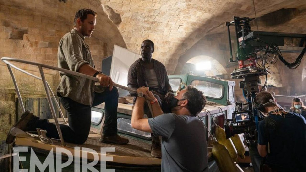 Jurassic World: Dominion, nuova foto dal set del film con Chris Pratt
