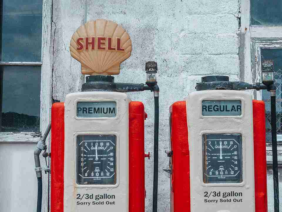 pompa di benzina shell