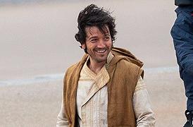 Star Wars: Andor, Diego Luna nelle nuove foto dal set della serie serie TV