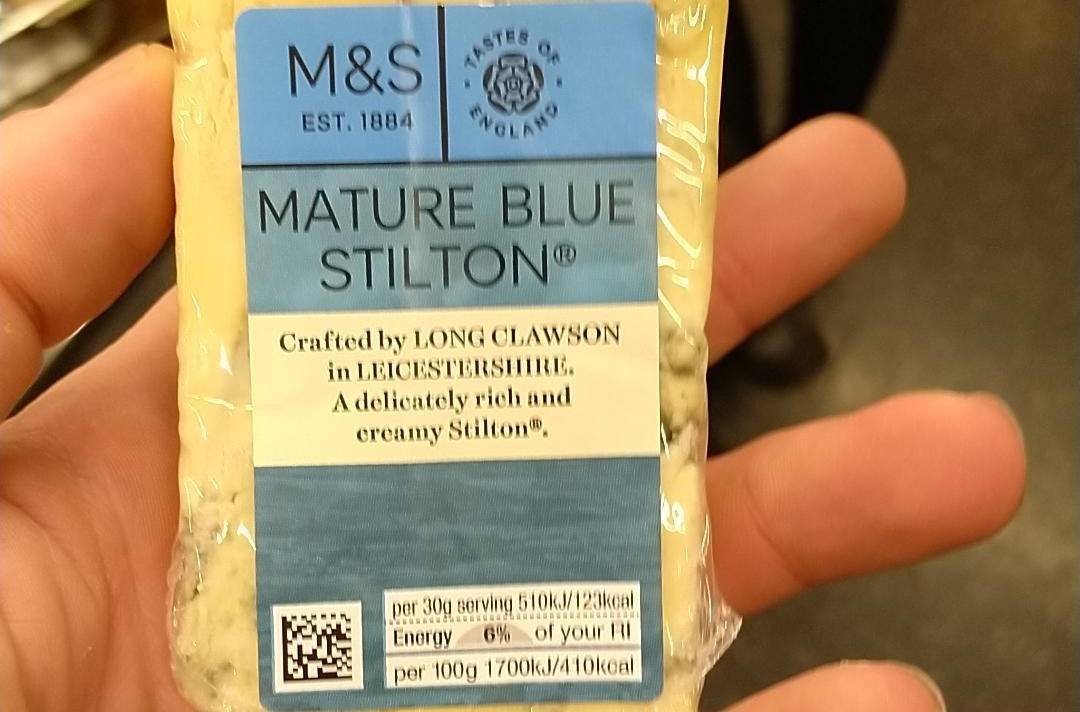 Spacciatore arrestato grazie a una foto di un formaggio condivisa in chat