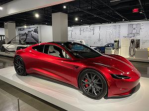 Che fine ha fatto la nuova Tesla Roadster? Elon Musk: “se ne parla nel 2024…”