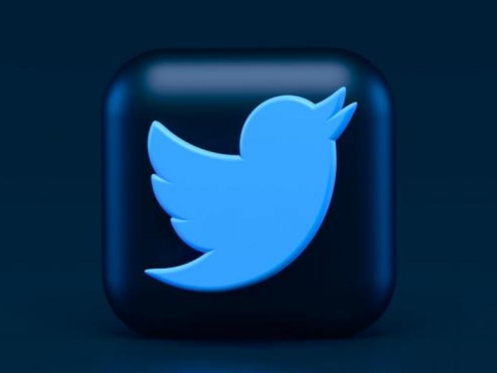 Twitter: finalmente disponibile il login con Apple ID e Google