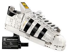 LEGO Adidas Superstar, svelato ufficialmente il set 10282 che replica l’iconica scarpa [AGGIORNATO]