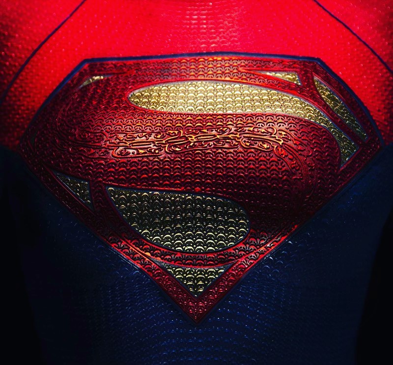 The Flash: Andy Muschietti rivela il costume di Supergirl