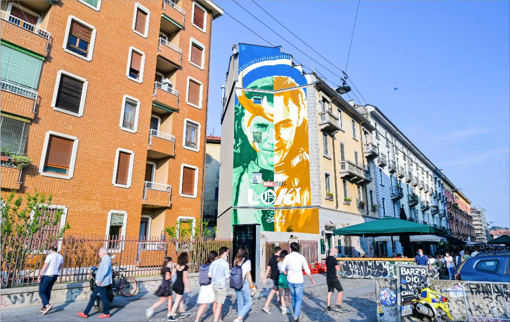 Loki: lo straordinario murale di Lucamaleonte e due divertenti featurette