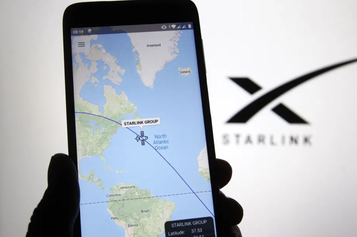 SpaceX vuole portare Starlink sugli smartphone: telefonate, messaggi e internet via satellite