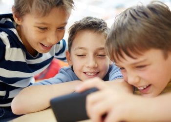 Children on social media: what we know about what minors do on the web and how to intervene