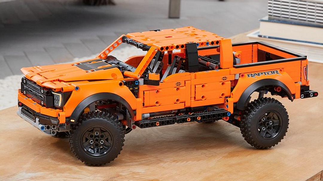 LEGO Technic Raptor, presentato ufficialmente il set 42126 dedicato al veicolo Ford