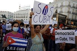 Cuba limita l’accesso ai social network dei cittadini: black out per reprimere le proteste