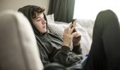 Aumenta il senso di solitudine tra gli adolescenti, potrebbe esserci correlazione con smartphone