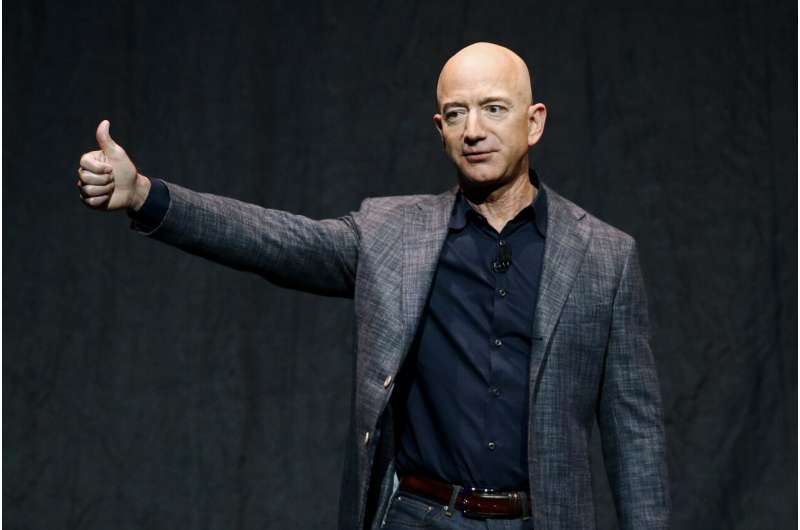 Blue Origin: ricevuto l’OK per trasportare Bezos e 3 persone nello spazio