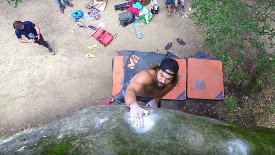 Jason Momoa protagonista di una serie TV reality sulle arrampicate