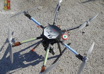 Droni: manovre illegali a 2.000 metri di altitudine e in prossimità degli aerei di linea, indagato un appassionato
