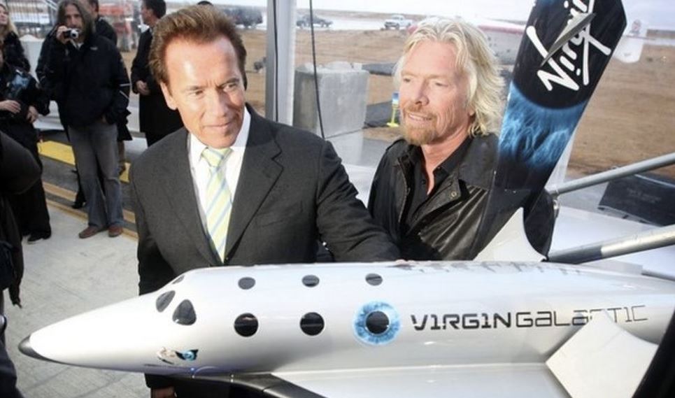 Richard Branson partirà per lo spazio l’11 luglio, battendo Jeff Bezos