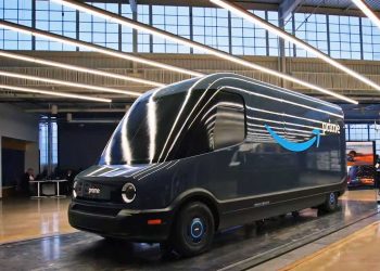 Non solo Amazon, Rivian venderà i suoi furgoni elettrici anche ad altre aziende