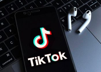 TikTok, i video non bastano: l'app vuole diventare un social network a 360 gradi