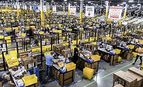 Amazon dà lavoro a quasi 1 milione di persone solamente negli USA, è il secondo datore di lavoro più grande