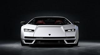 Lamborghini dice addio alle auto solo endotermiche: dal 2023 solo ibride ed elettriche